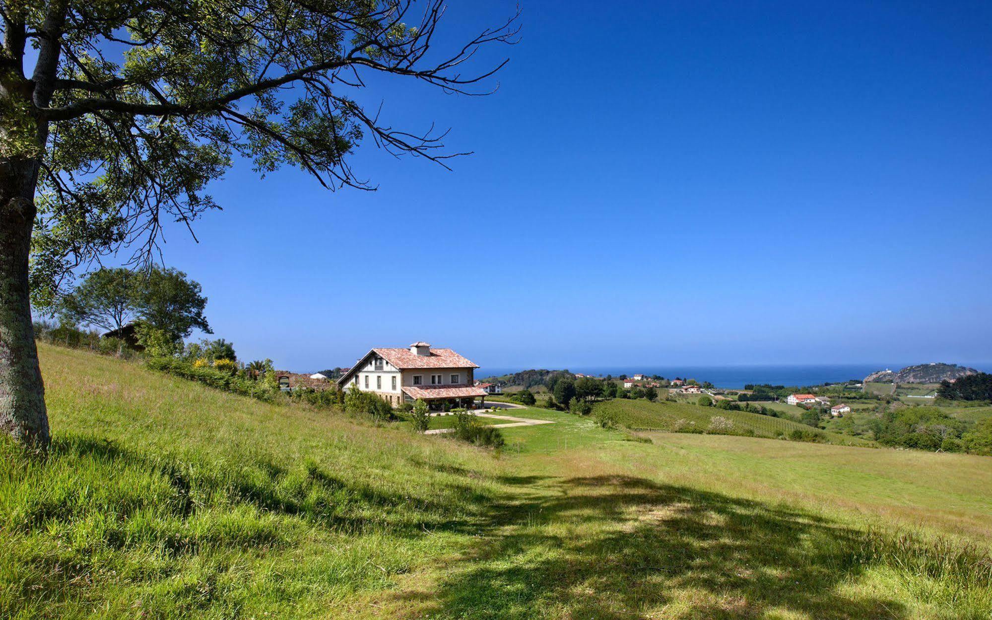 Hotel Iturregi Getaria Bagian luar foto